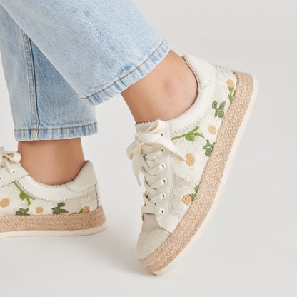 Dolce Vita AZALIA SNEAKERS WHITE FLORAL RAFFIA