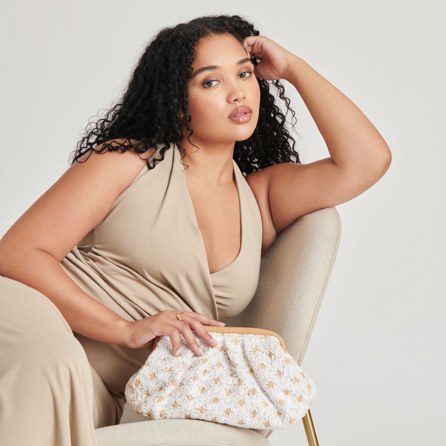 Dolce Vita FIORE CLUTCH EMBROIDERED NATURAL RAFFIA